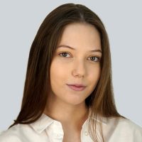 Хусейнова Светлана Геннадьевна -  тренер по нейрогимнастике в филиале на Ленинском пр-те, 43а.