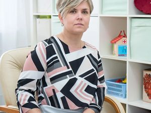 Усманова Татьяна Владимировна - логопед-дефектолог проводит занятия с нейропортом в "Здоровом ребенке"